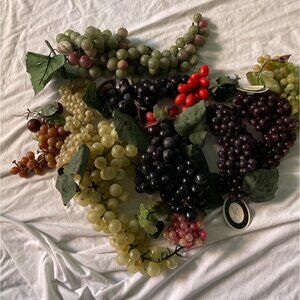 Artificial Grapevine Clusters With Leaves - Mixed Colors & Sizes - Home Decor Cr